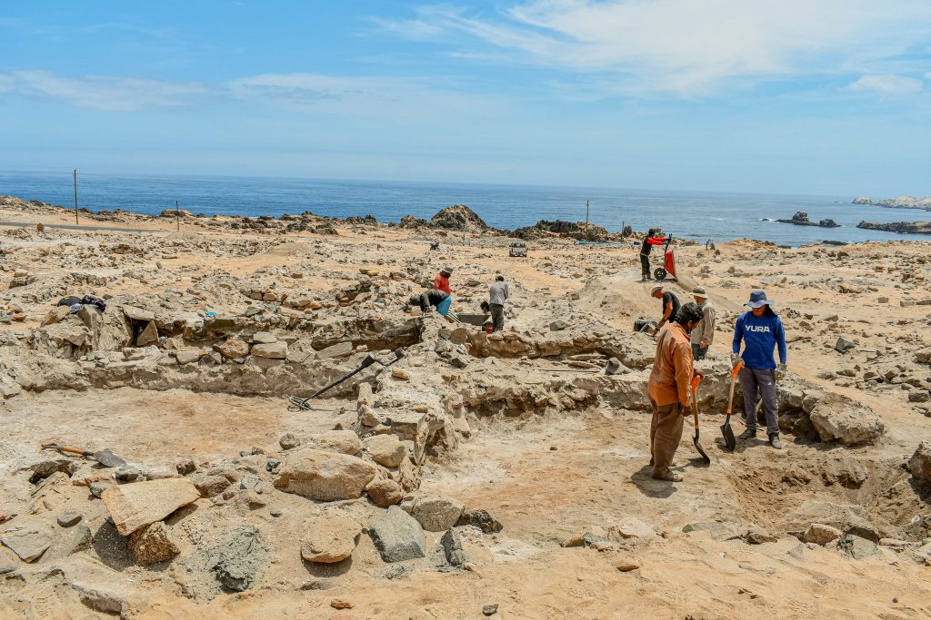 prace wykopaliskowe na stanowisku Puyenca, Peru