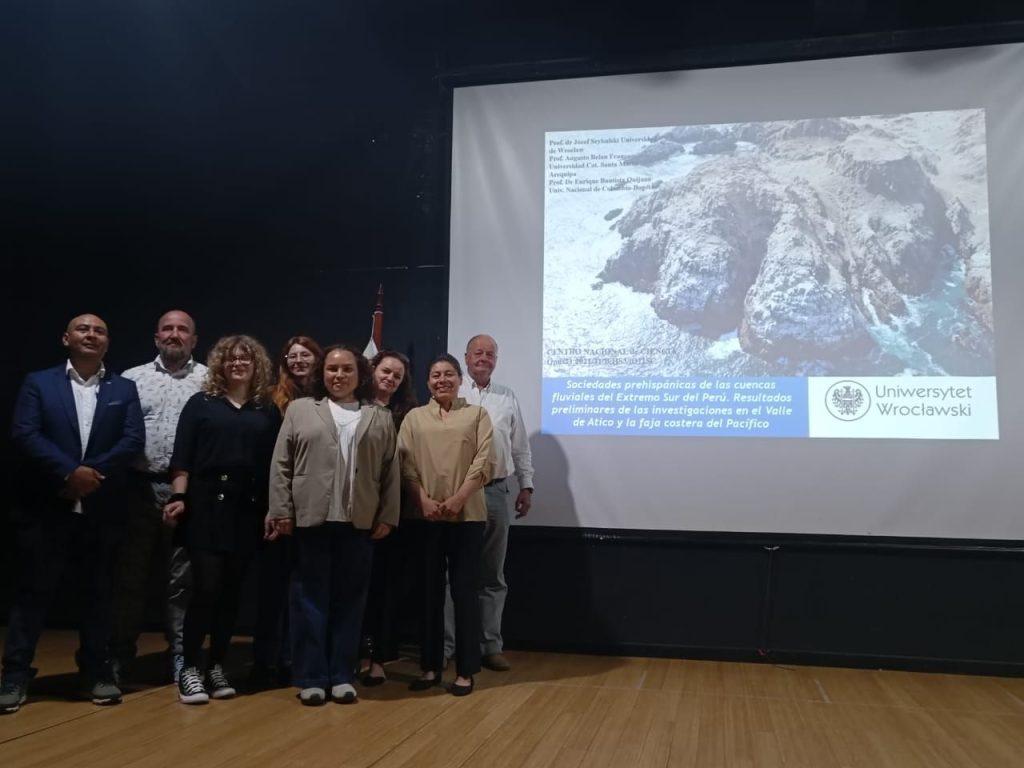 Członkowie Misji Archeologicznej Uniwersytetu Wrocławskiego uczestniczący w kongresie